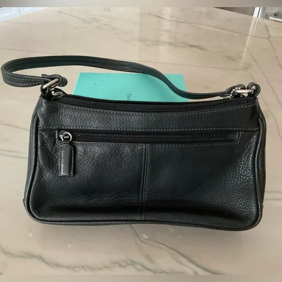 Tignanello Black leather small shoulder purse - Picture 1 of 12